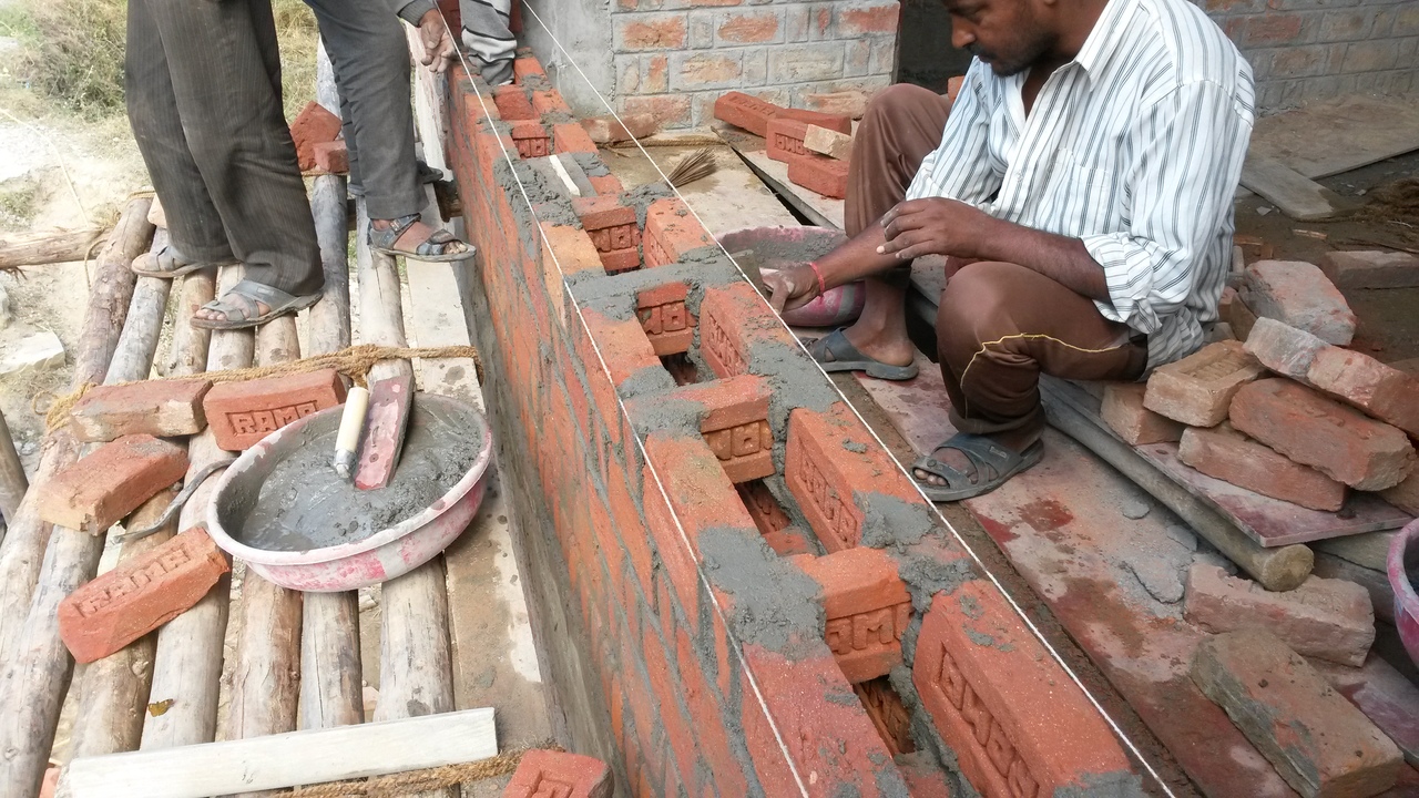 Rat-trap bond brickwork